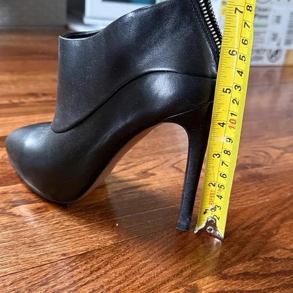 Nine West Navajoe Black Leather Heels - Picture 6 of 8